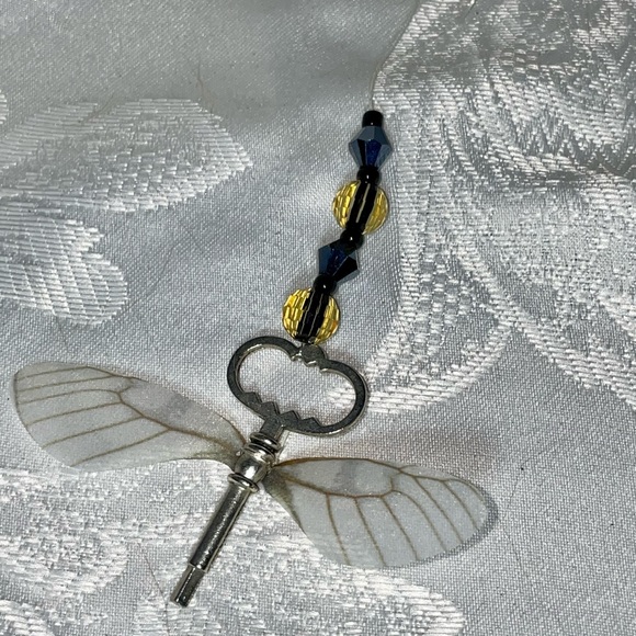 ⚜️ Invisible Flying Key - Picture 4 of 4